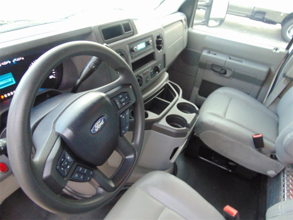 Certified 2024 Ford E-450 and Econoline 450 Super Duty w/ Power Windows & Locks Group image 9