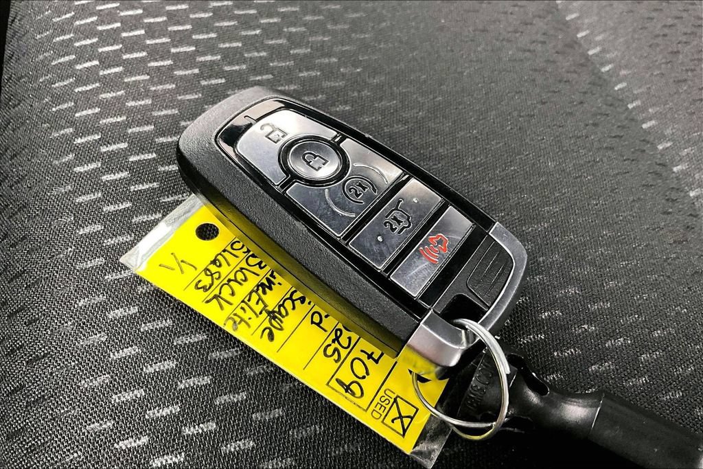 Certified 2025 Ford Escape ST-Line Elite AWD/4WD image 11