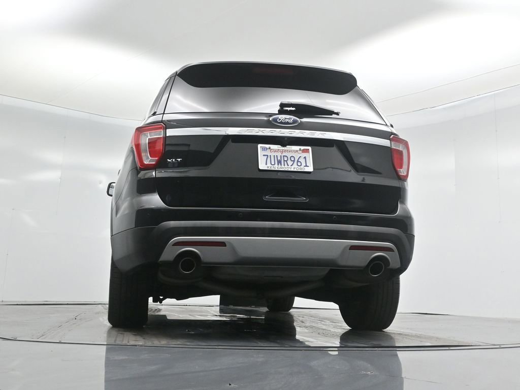 Certified 2017 Ford Explorer XLT image 16