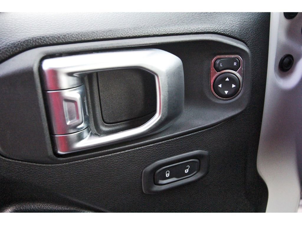 Used 2022 Jeep Wrangler Willys image 19