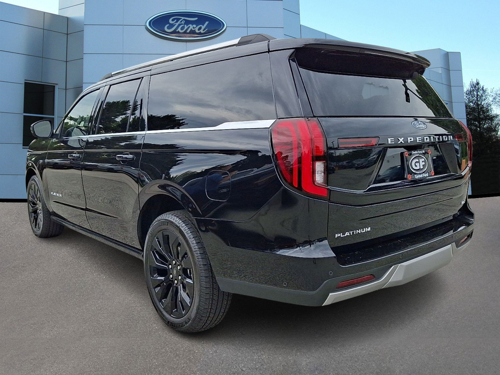 Certified 2025 Ford Expedition Max Platinum w/ Driver's Package AWD/4WD image 6