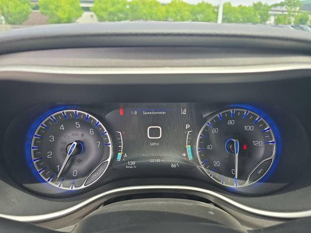 Used 2022 Chrysler Pacifica Touring-L FWD image 15