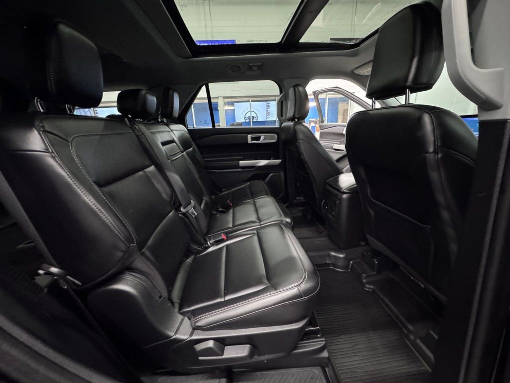 Certified 2023 Ford Explorer XLT w/ Equipment Group 202A image 33