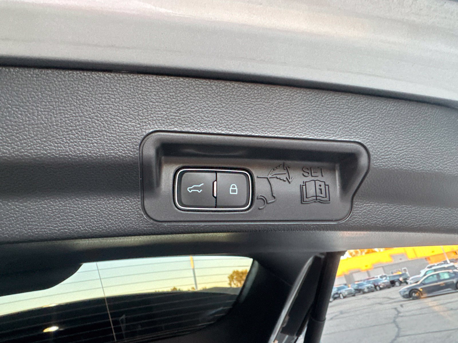 Certified 2023 Ford Explorer XLT w/ Equipment Group 202A AWD/4WD image 39