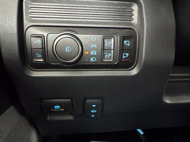 Certified 2026 Ford F350 Platinum w/ Tremor Off-Road Package AWD/4WD image 20