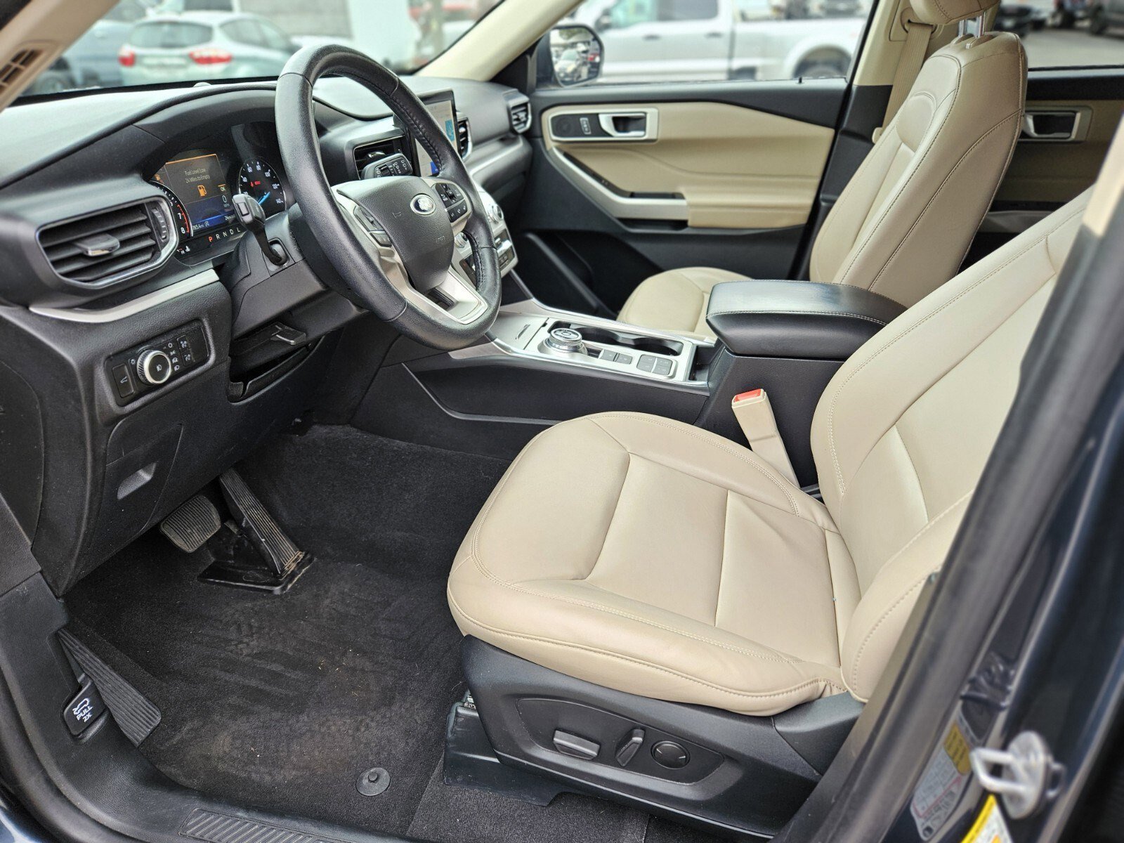 Certified 2023 Ford Explorer XLT w/ Equipment Group 202A image 19