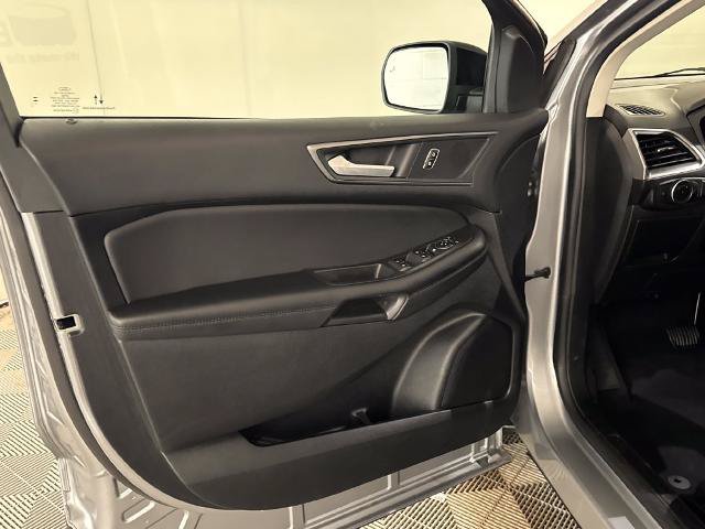 Certified 2024 Ford Edge SE w/ Black Appearance Package AWD/4WD image 16