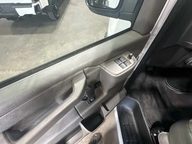 Used 2025 Chevrolet Express 3500 LS RWD image 19