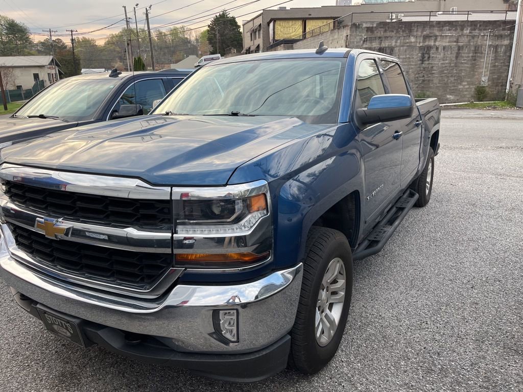 Used 2018 Chevrolet Silverado 1500 LT w/ All Star Edition image 3