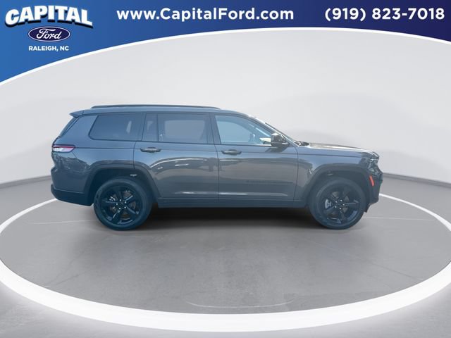 Used 2025 Jeep Grand Cherokee L Limited w/ Black Appearance Package AWD/4WD image 9
