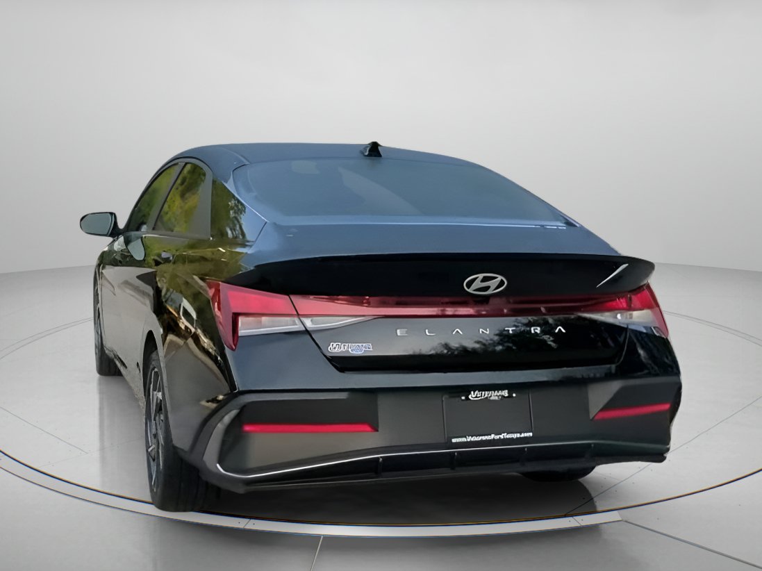 Used 2025 Hyundai Elantra Sport FWD image 23