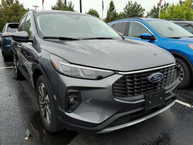 Certified 2025 Ford Escape Platinum AWD/4WD image 3