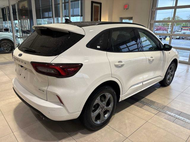 Certified 2024 Ford Escape ST-Line w/ Tech Pack #1 AWD/4WD image 3