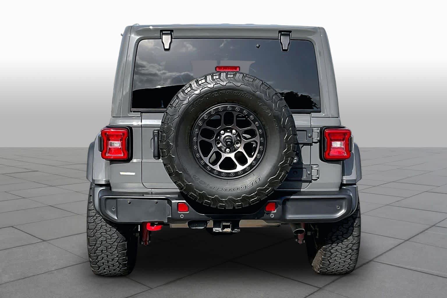 Used 2021 Jeep Wrangler Unlimited Rubicon w/ Xtreme Recon 35" Tire Package AWD/4WD image 5