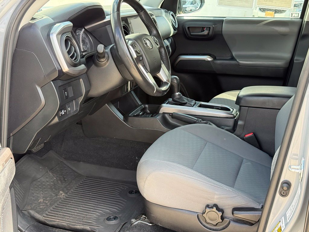 Used 2021 Toyota Tacoma SR5 RWD image 6