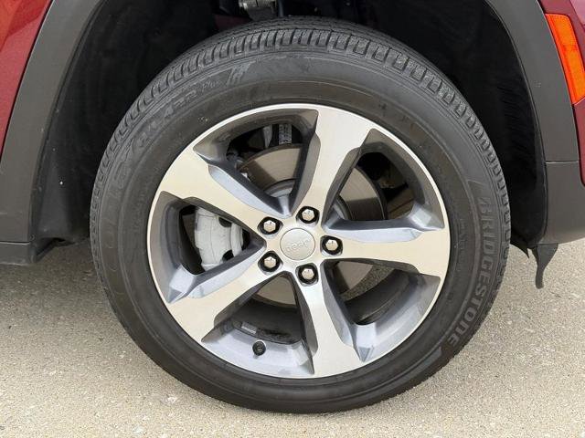 Used 2025 Jeep Grand Cherokee Limited w/ Luxury Tech Group II AWD/4WD image 7