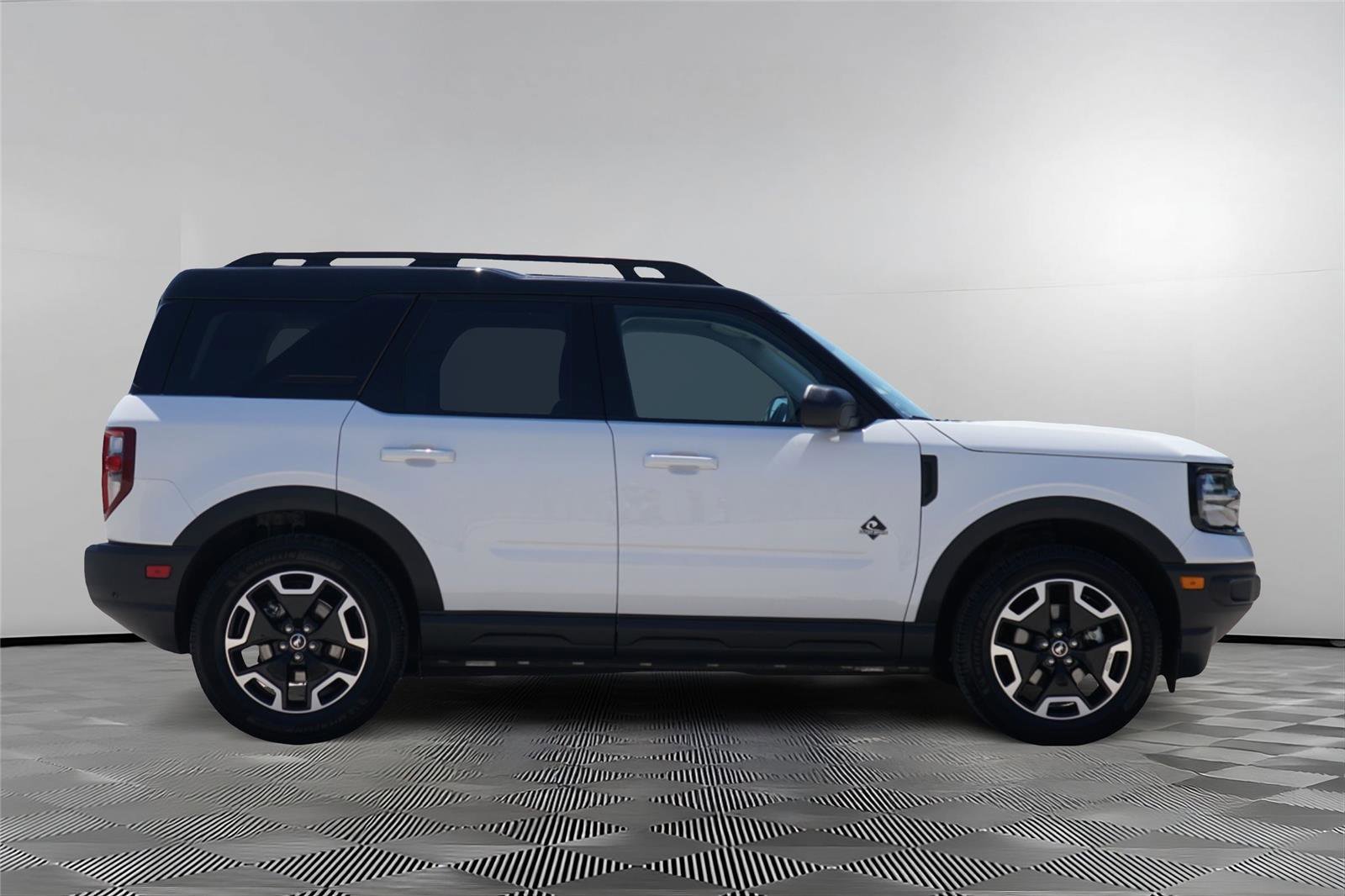 Certified 2024 Ford Bronco Sport Outer Banks w/ Tech Package AWD/4WD image 4