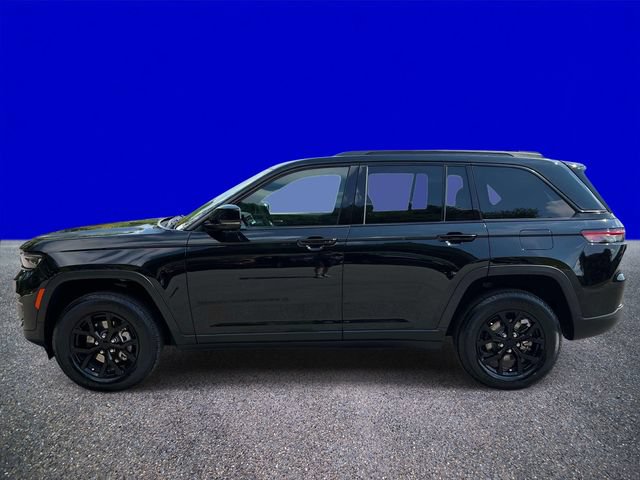 Used 2025 Jeep Grand Cherokee Altitude AWD/4WD image 6