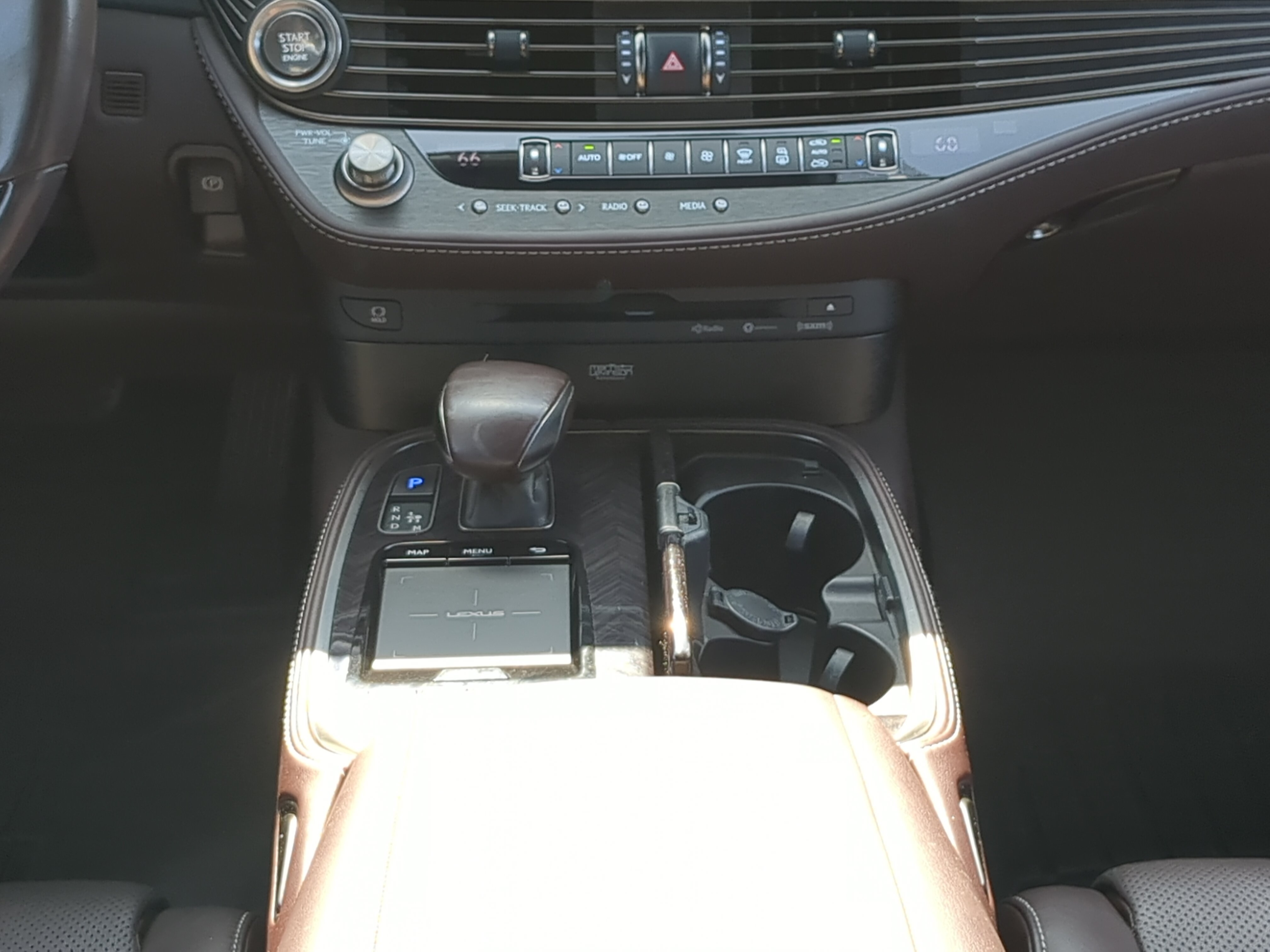 Used 2018 Lexus LS 500 AWD w/ Luxury Package image 16