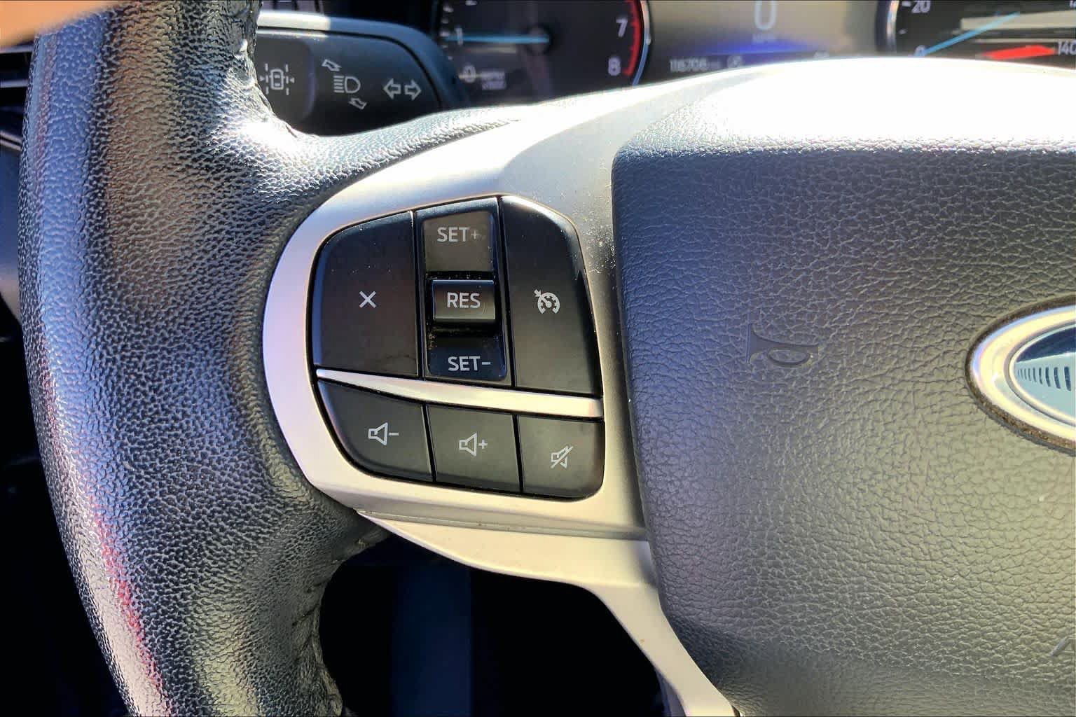Certified 2021 Ford Explorer XLT RWD image 22