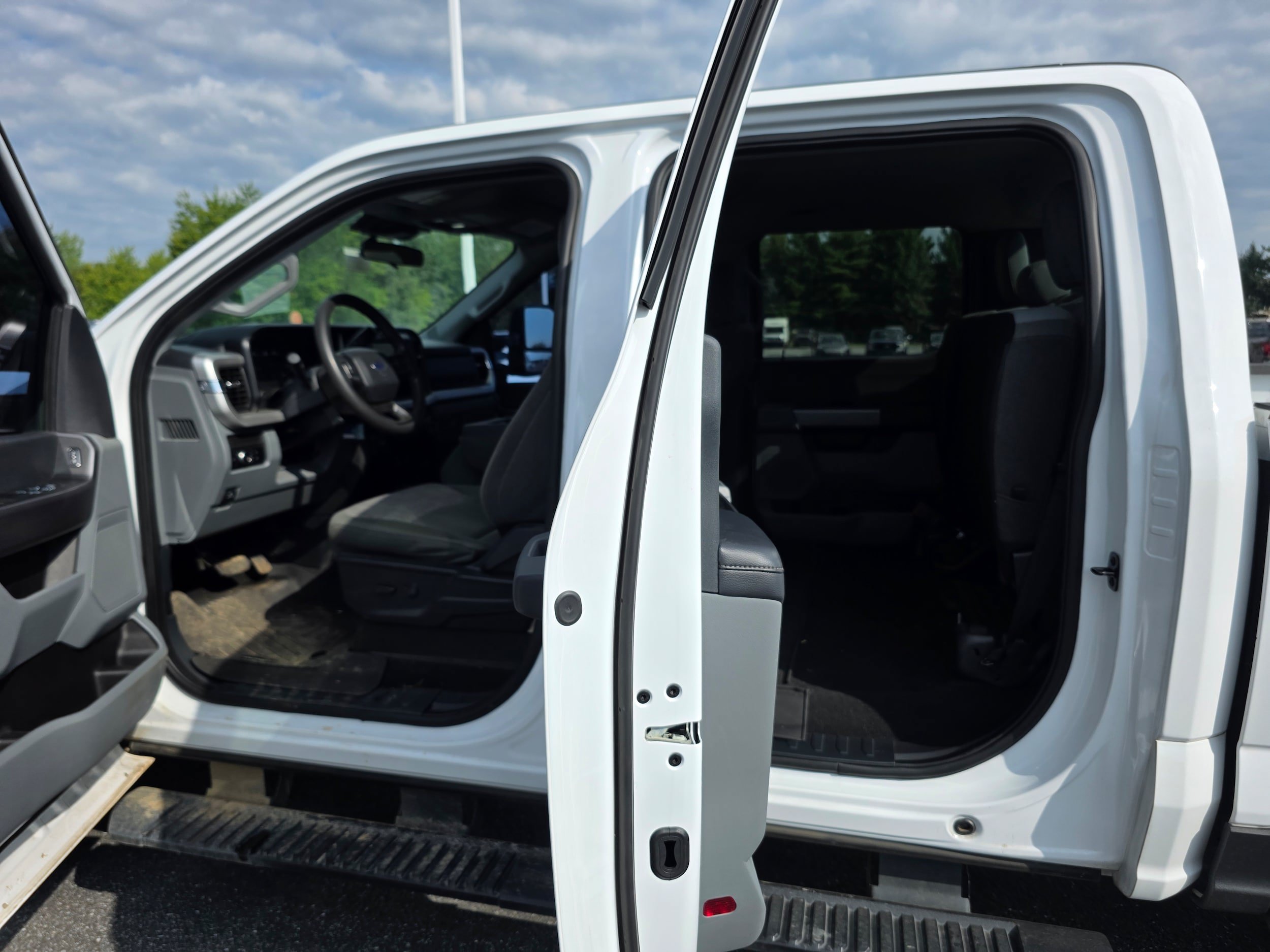 Certified 2025 Ford F350 XLT AWD/4WD image 8