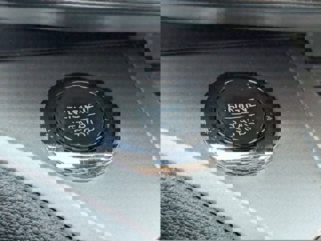 Certified 2022 Ford Explorer XLT w/ Equipment Group 202A image 19