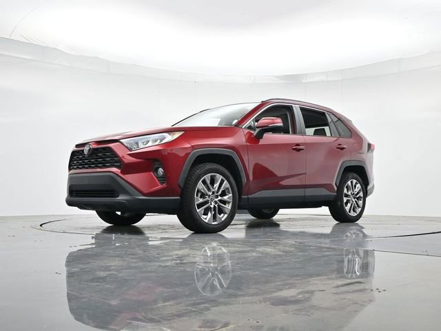 Used 2020 Toyota RAV4 XLE Premium FWD image 34