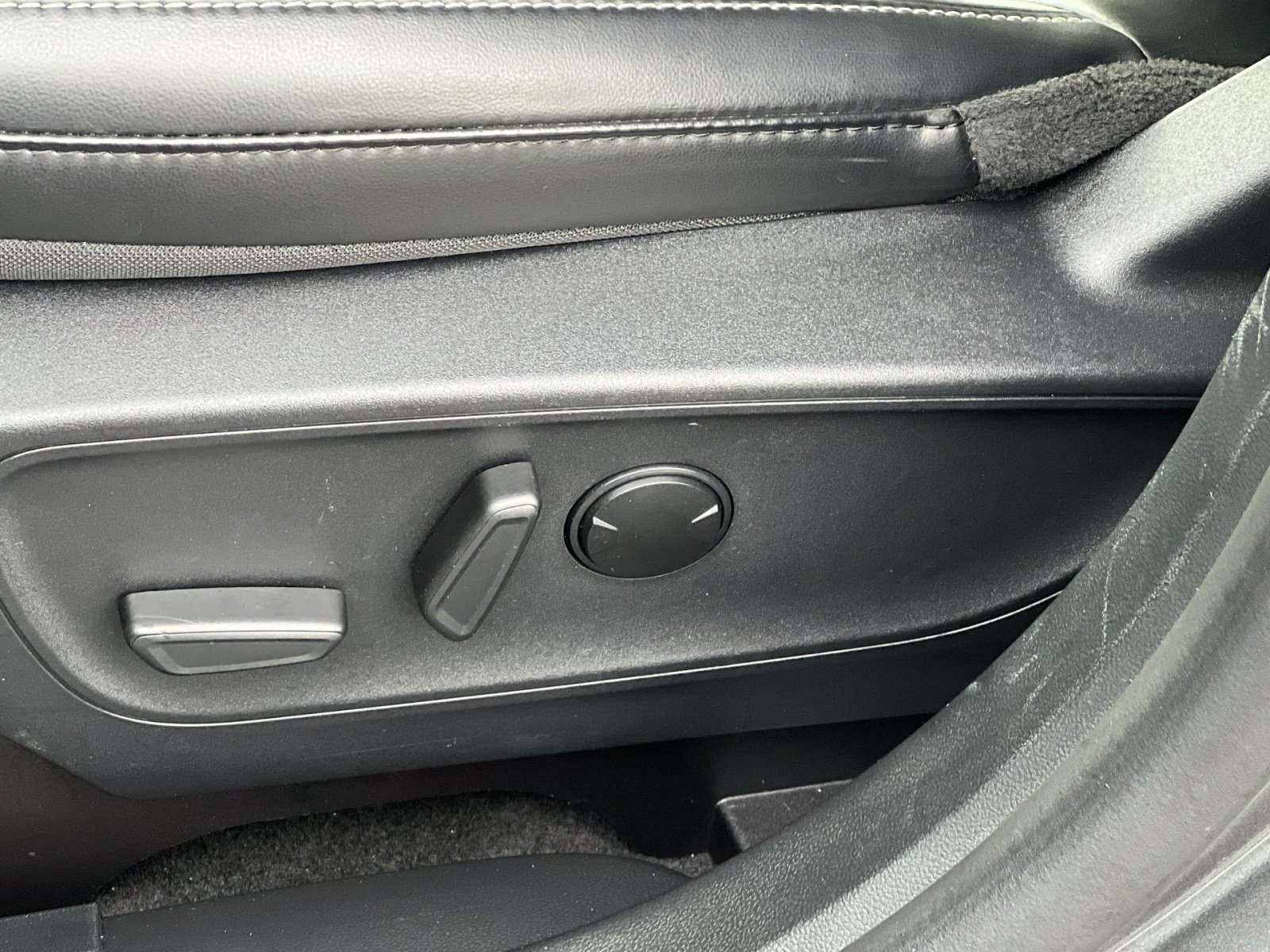 Certified 2025 Ford Escape SE image 14