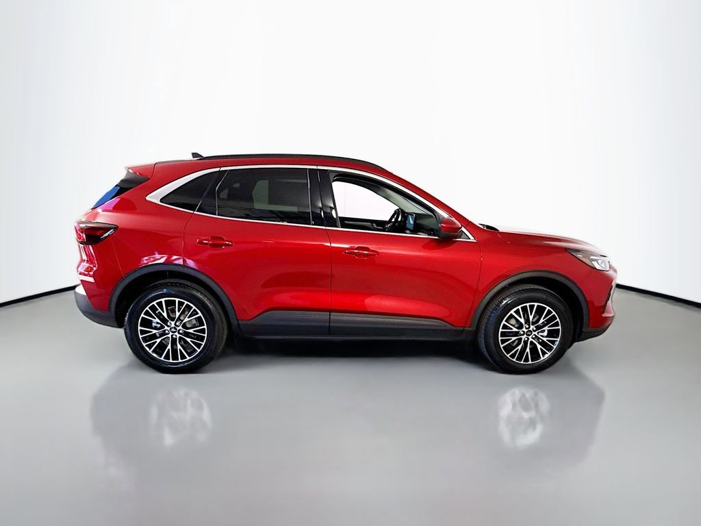 Certified 2026 Ford Escape SE FWD image 8