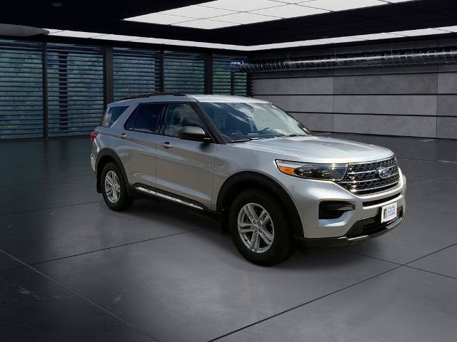 Certified 2022 Ford Explorer XLT w/ Class IV Trailer Tow Package AWD/4WD image 3