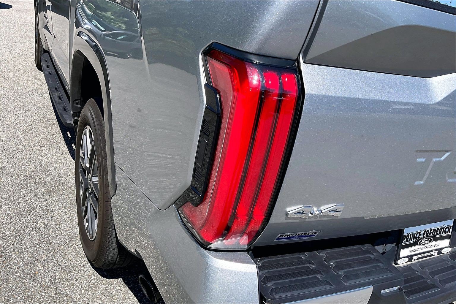 Used 2024 Toyota Tundra Limited AWD/4WD image 28
