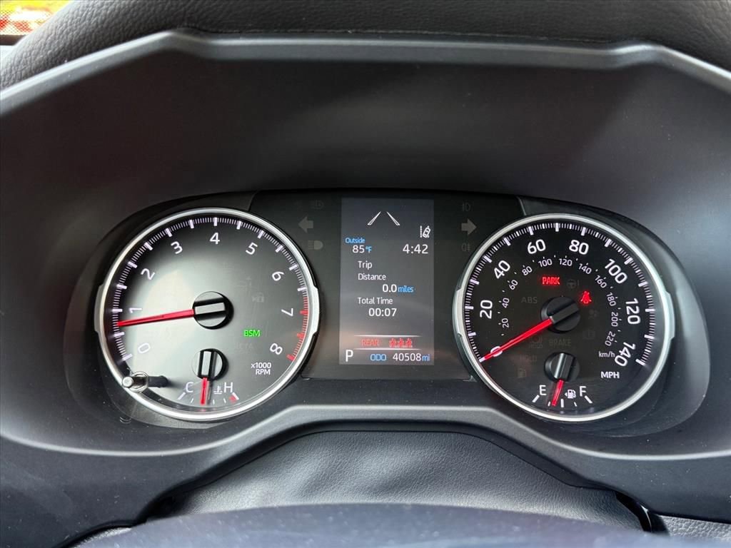 Used 2021 Toyota RAV4 XLE FWD image 19