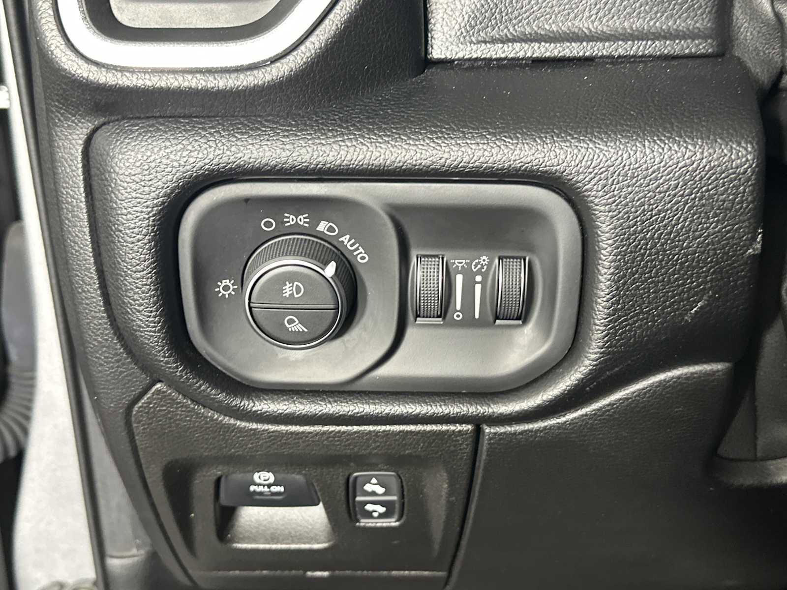 Used 2019 RAM 1500 Laramie w/ Sport Appearance Package image 29