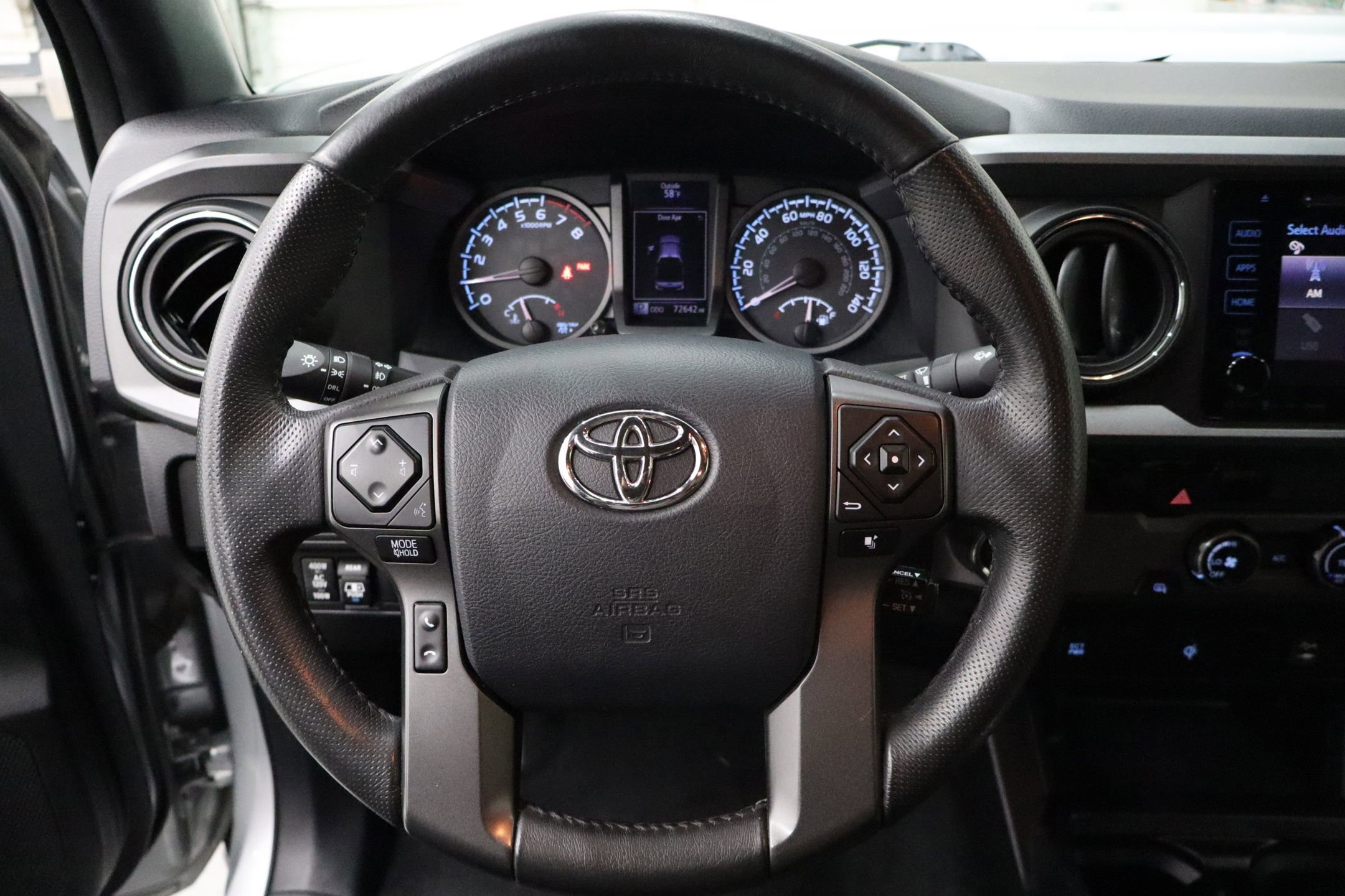 Used 2017 Toyota Tacoma TRD Sport w/ Tow Package image 19