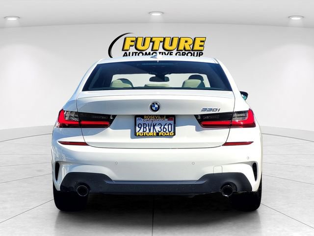 Used 2022 BMW 330i Sedan w/ M Sport Package image 4