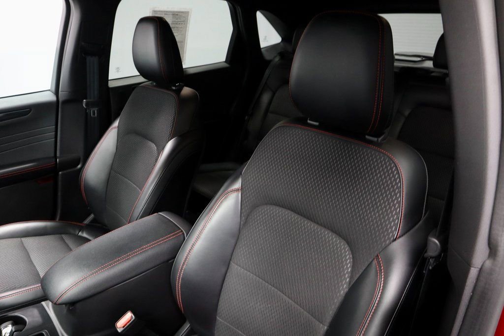 Certified 2023 Ford Escape ST-Line Select w/ Tech Pack #2 image 28