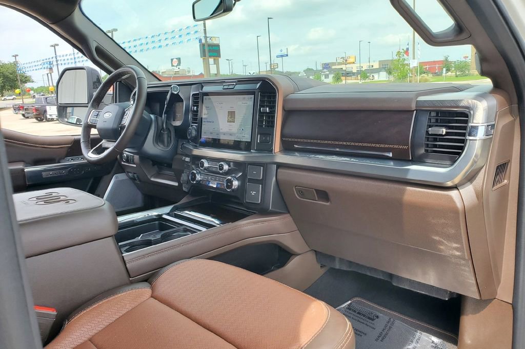 Certified 2026 Ford F450 King Ranch w/ FX4 Off-Road Package AWD/4WD image 15