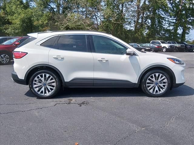 Certified 2022 Ford Escape Titanium FWD image 3