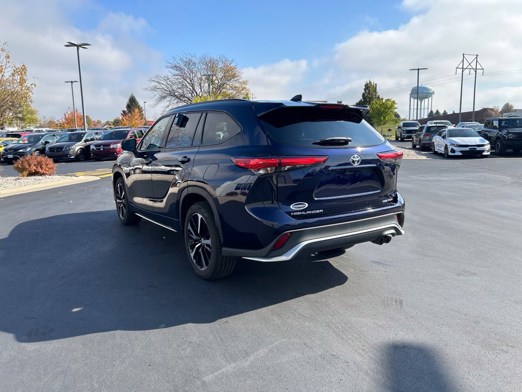 Used 2021 Toyota Highlander XSE AWD/4WD image 10