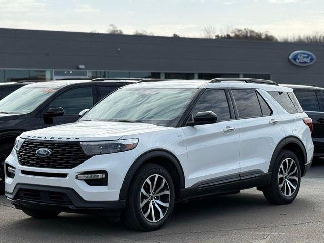 Certified 2024 Ford Explorer ST-Line w/ Class IV Trailer Tow Package image 37