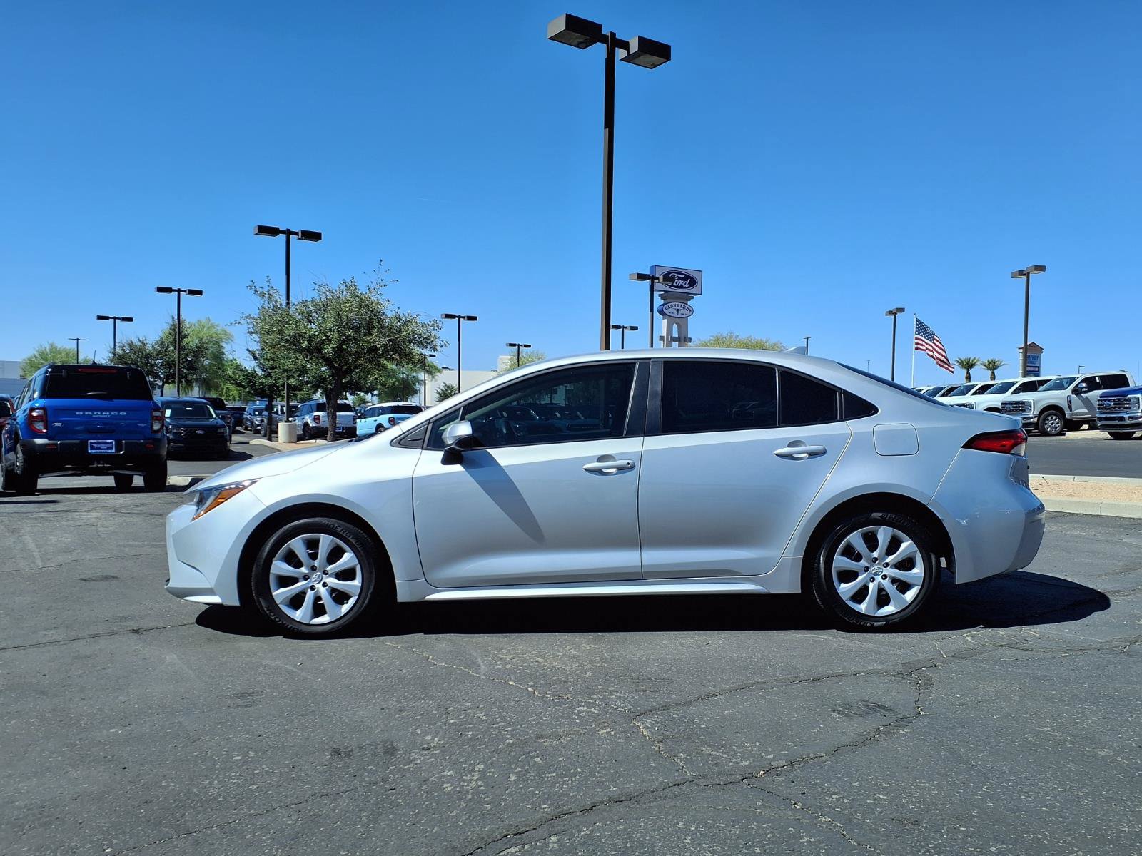 Used 2024 Toyota Corolla LE FWD image 3