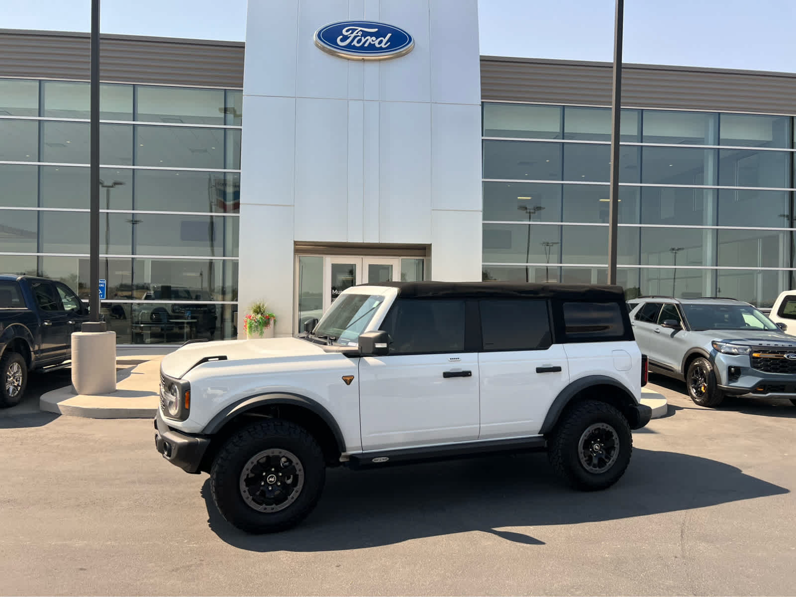 Certified 2022 Ford Bronco Badlands AWD/4WD image 1