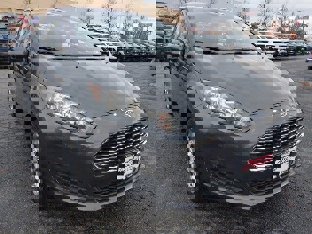 Certified 2018 Ford Fiesta SE image 2