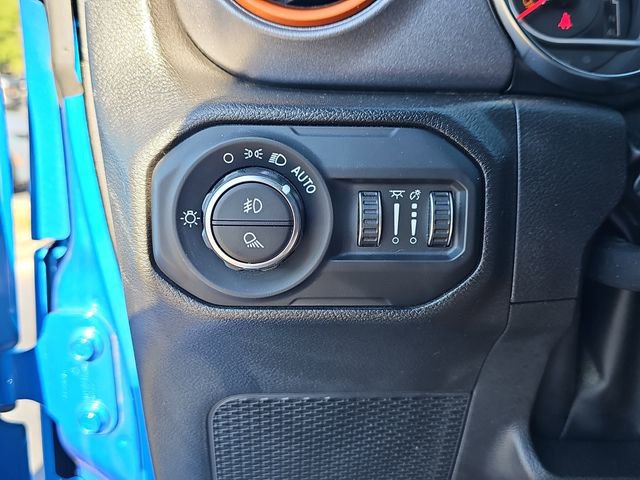 Used 2022 Jeep Gladiator Mojave w/ LED Lighting Group AWD/4WD image 23