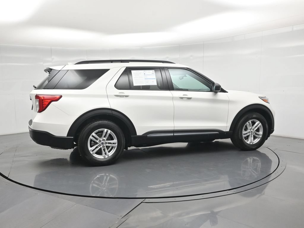 Certified 2024 Ford Explorer XLT RWD image 28