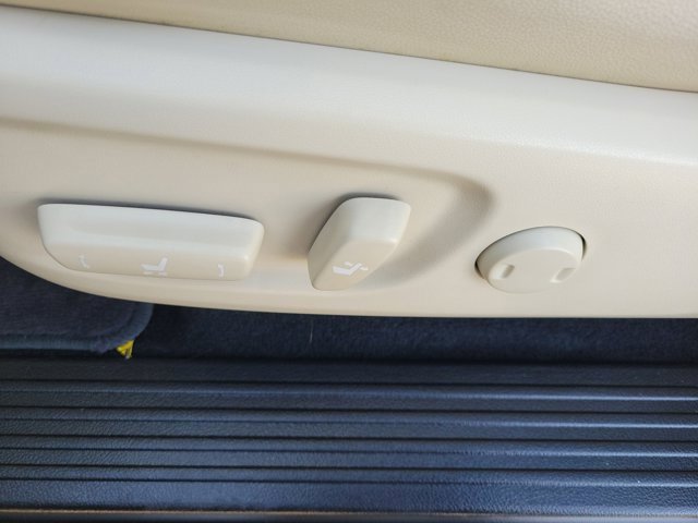 Used 2023 Lexus GX 460 Premium w/ Accessory Package image 24