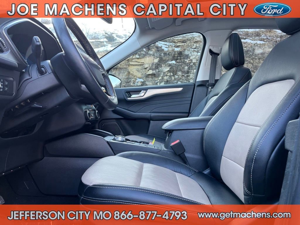 Certified 2022 Ford Escape Titanium w/ Titanium Elite Package image 18