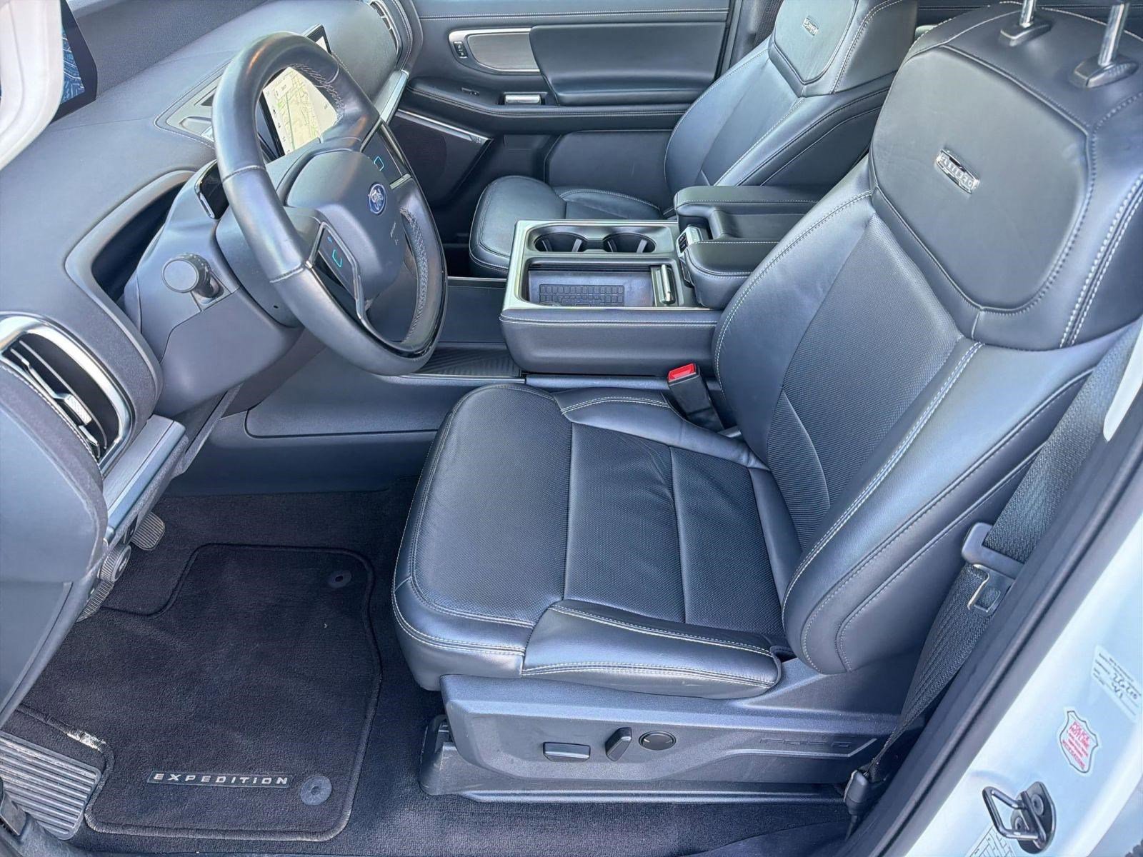 Certified 2025 Ford Expedition Platinum AWD/4WD image 10