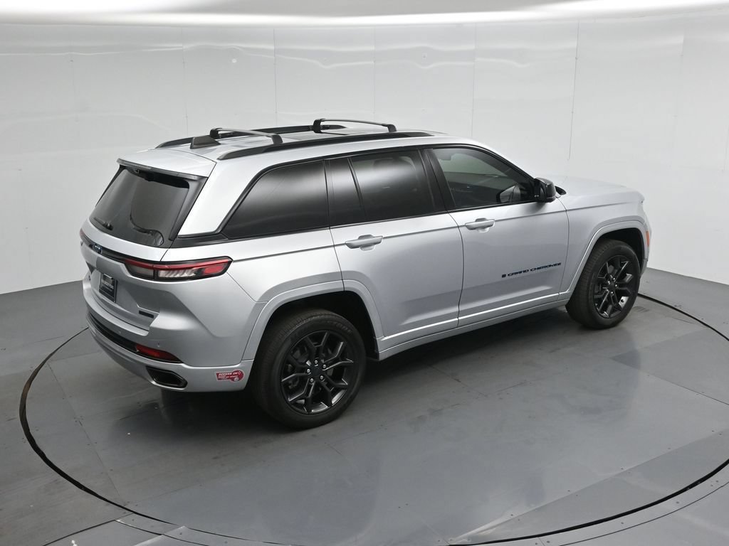 Used 2023 Jeep Grand Cherokee 30th Anniversary AWD/4WD image 41