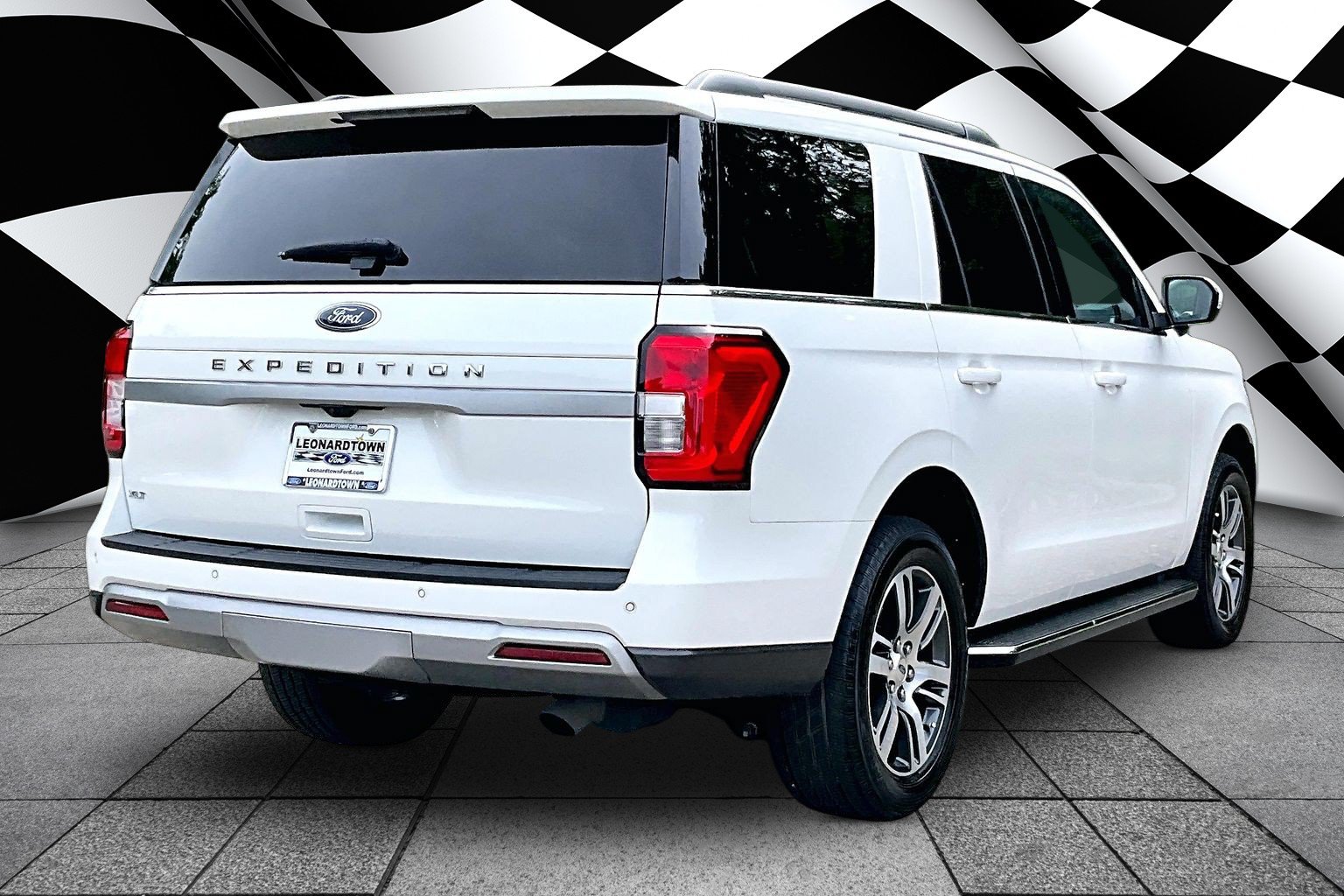 Certified 2023 Ford Expedition XLT AWD/4WD image 2